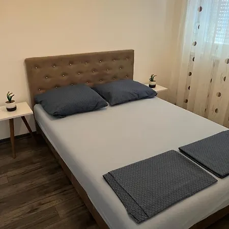 Tajma Apartman *